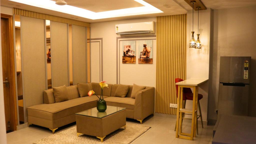 Premium Serviced Apartment DLF phase 3